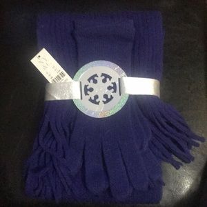 NY&Co. Scarf and Gloves